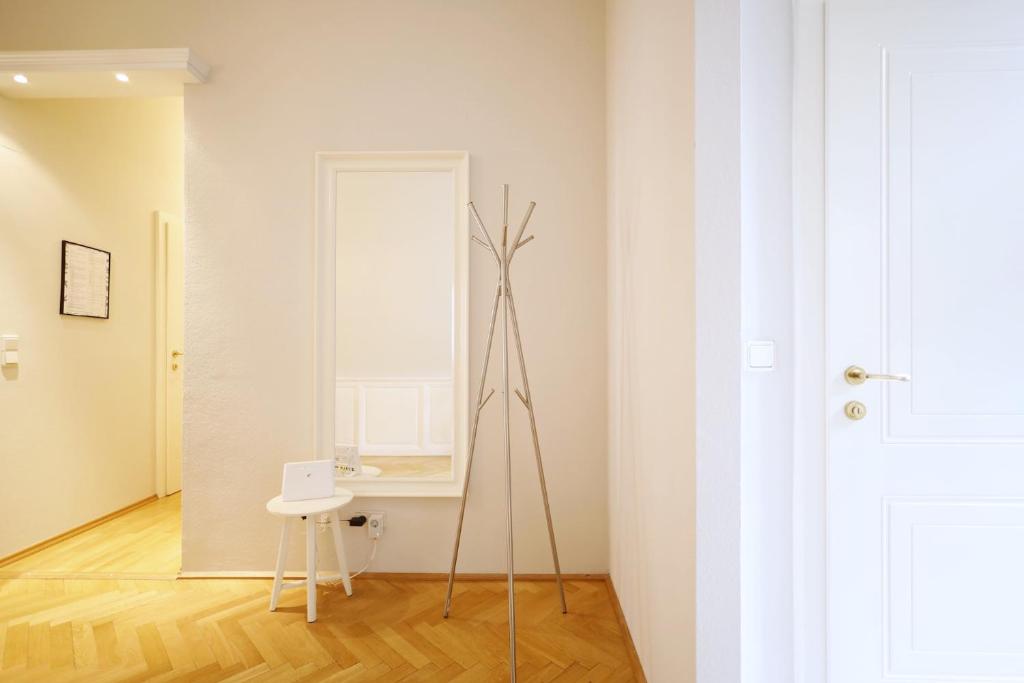 HeyMi Apartments Karlsplatz - 12