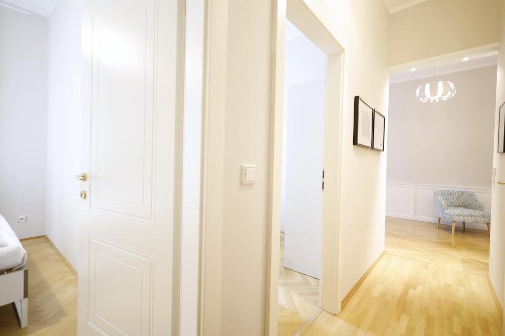 HeyMi Apartments Karlsplatz - 16