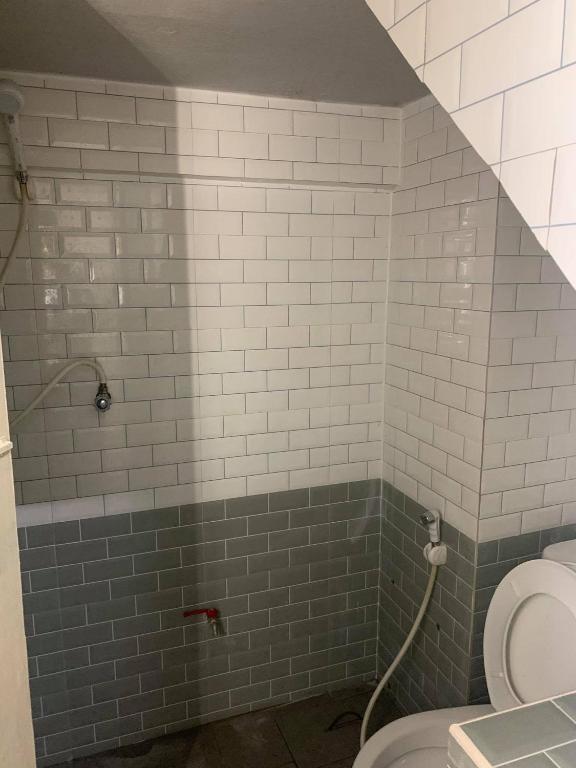 Achcha hotel - itsaraphap MRT station - Wat Arun - Resim 37