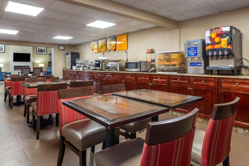 Comfort Inn Matthews / Charlotte photo