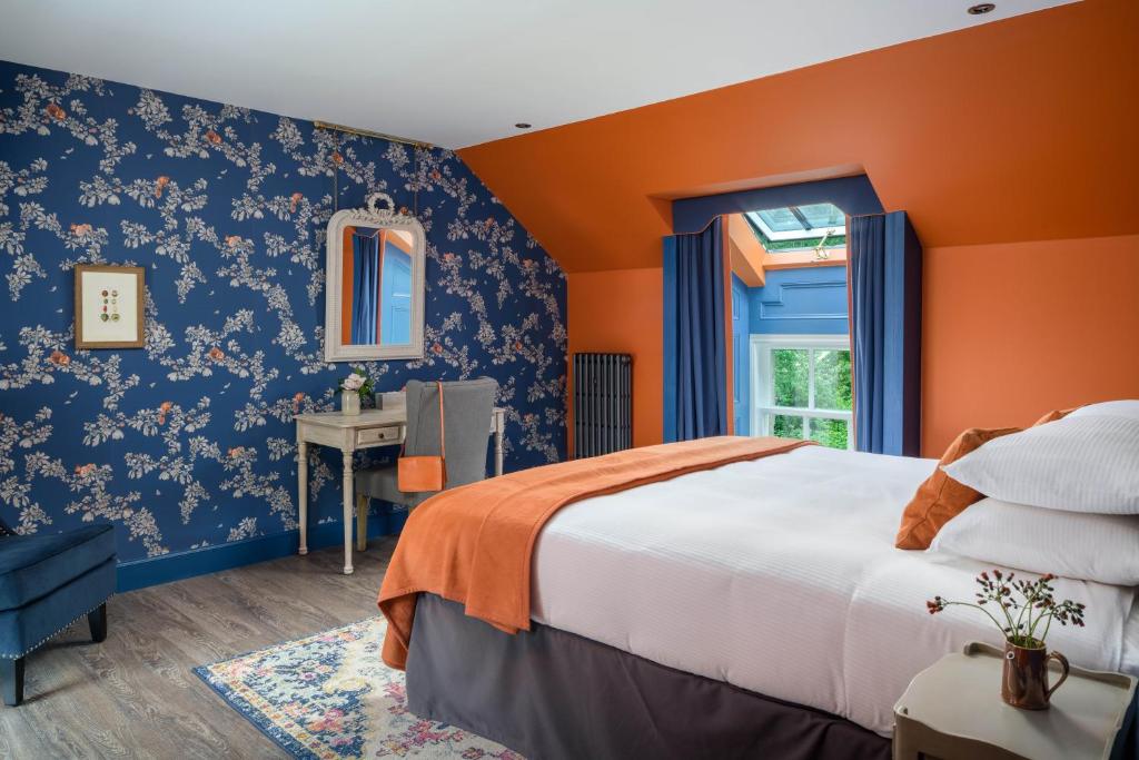 Meikleour Arms Hotel & Restaurant - 