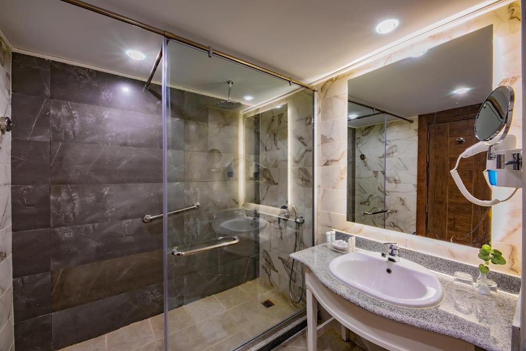 Titanic Aqua Park Resort - Families and Couples only - 1