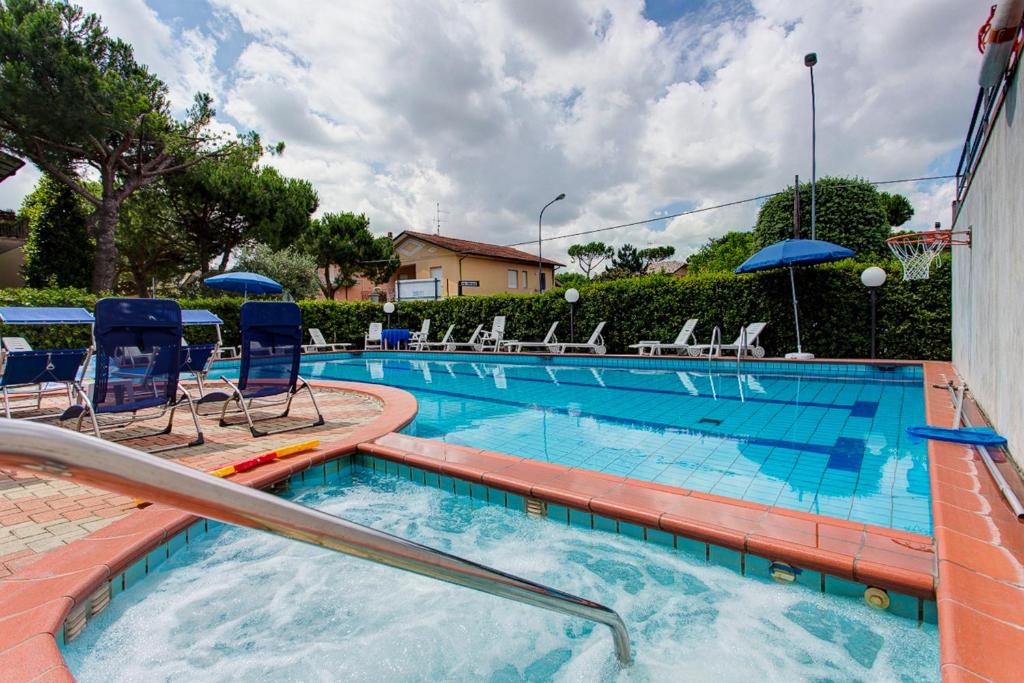 Bazén v ubytování Hotel Real nebo v jeho okolí
