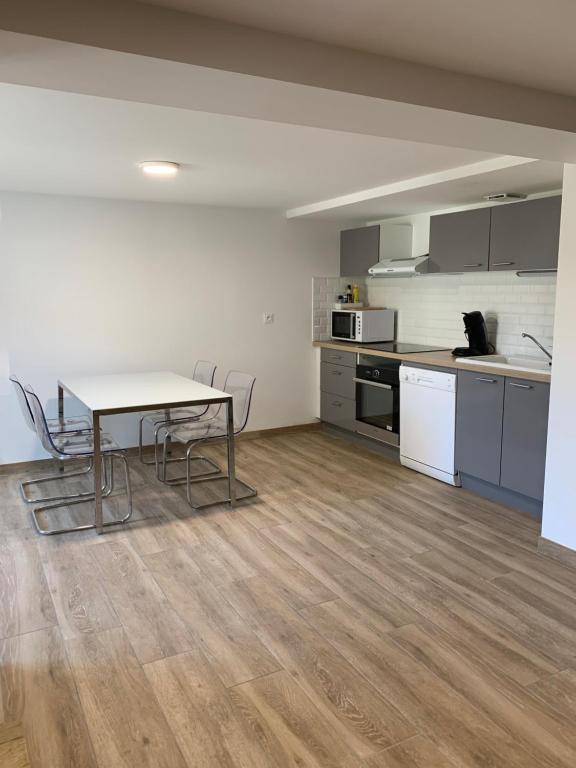 Appartement, centre ville AIGUILLON - ２ベッドルームのあるアパート