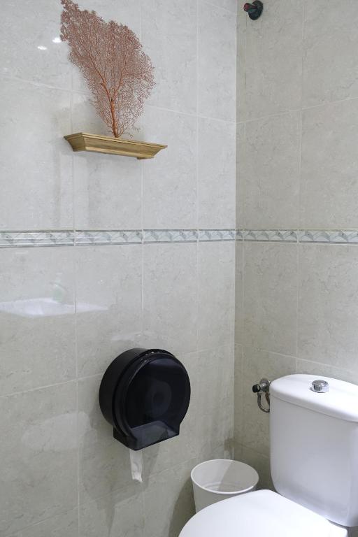 Un baño de Best Valencia Beach Rooms-Shared Flat