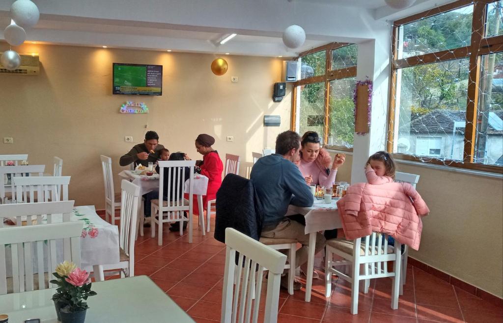 Os clientes hospedados em Hotel Bebej Tradicional
