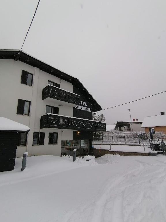 Hotel Pohorje v zimě