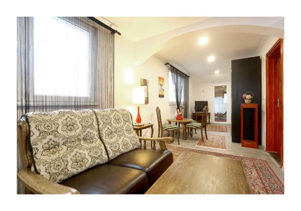 Posezení v ubytování Chardak Apartment Sarajevo