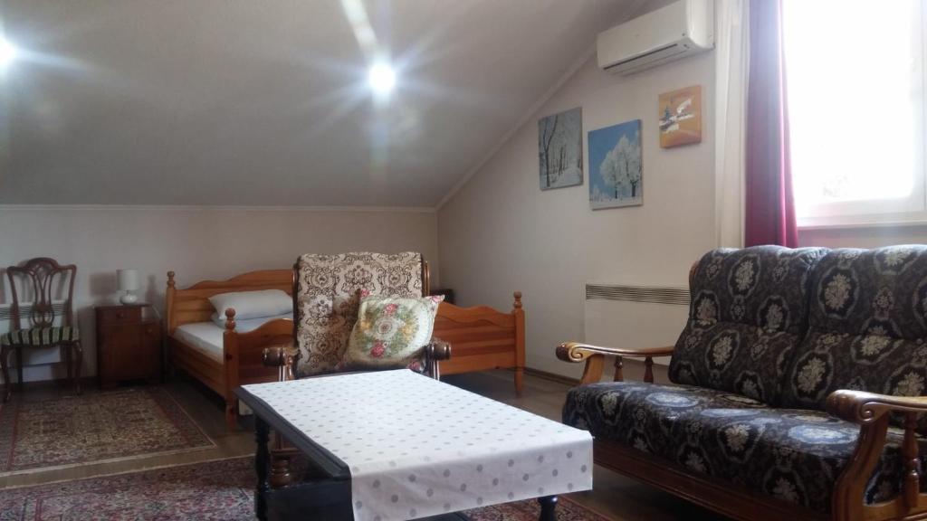 Posezení v ubytování Chardak Apartment Sarajevo