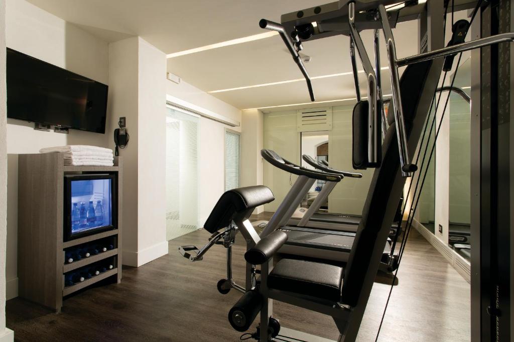 Fitness centrum a/nebo fitness zařízení v ubytování Rome Times Hotel