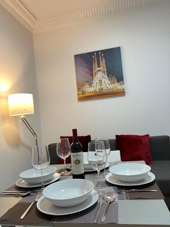 Posedenie v ubytovaní New Camp Nou Apartment/Diret Airport,Beautiful