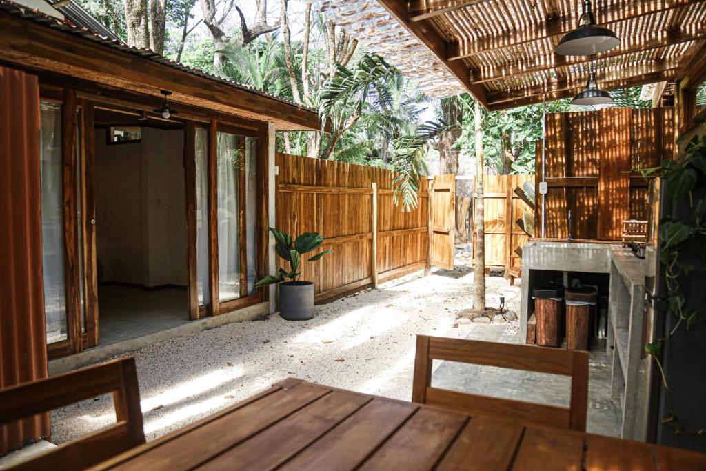 Фотография из галереи Zeneidas Surf Garden в городе Санта-Тереза-Бич