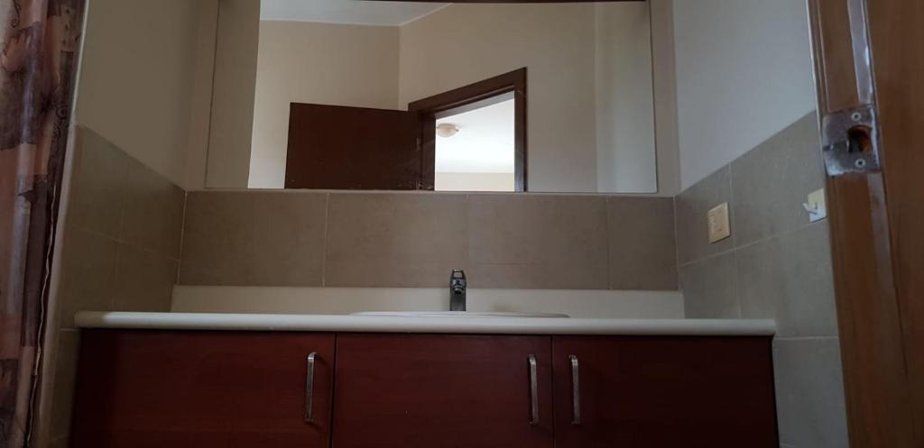 Ένα μπάνιο στο Tonsupa Marina Grande Departamento 5A