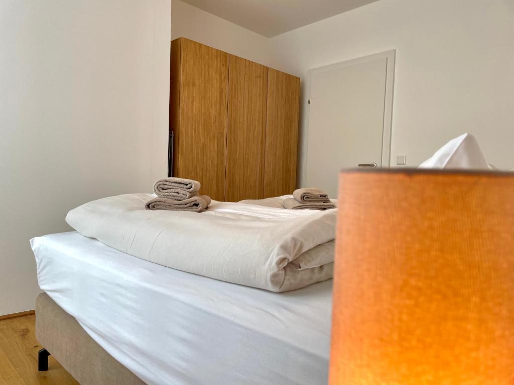 Posteľ alebo postele v izbe v ubytovaní die Tauplitz Lodges - Alm Lodge A8 by AA Holiday Homes