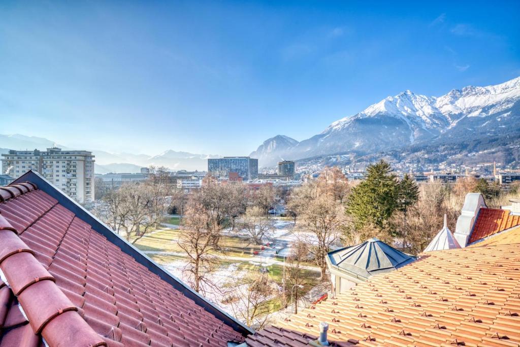 Nespecifikovaný výhled na hory nebo výhled na hory při pohledu z hotelu