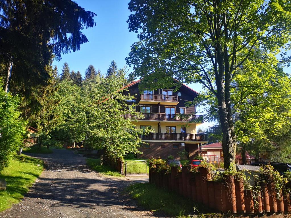 Budova, v ktorej sa apartmán nachádza