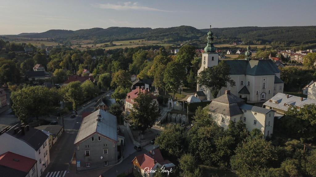 Výhľad na hory alebo výhľad na hory priamo z of the bed and breakfast