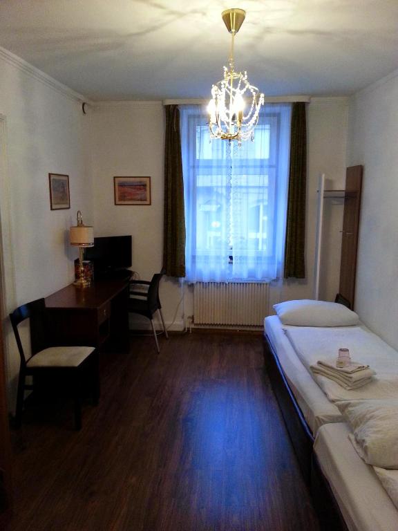 Hotel Pension Graf - 家庭间 - 带私人浴室