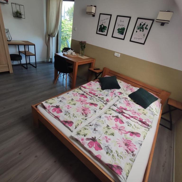 Pokoje ArkaSasino z sauną ogrodową - Double Room With Private Bathroom