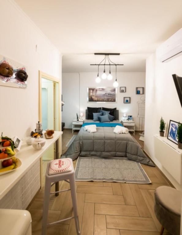 Yes I Know My Room - Magica Napoli