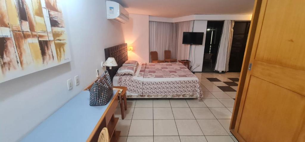 IATE PLAZA HOTEL 402 - Housity