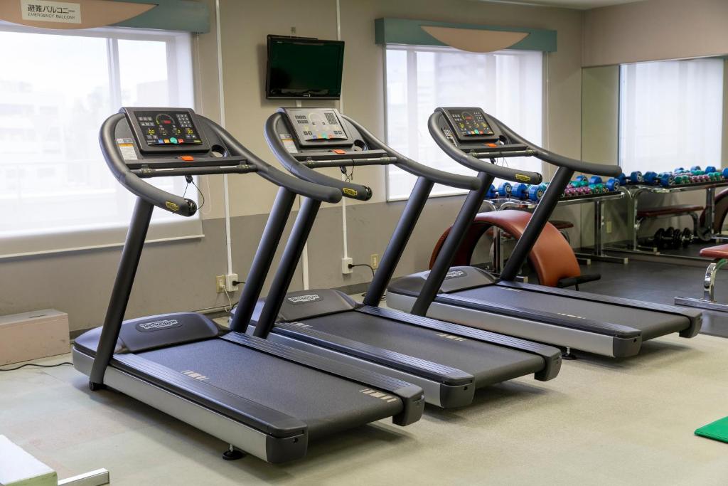 Fitness centrum a/nebo fitness zařízení v ubytování Nagoya Tokyu Hotel