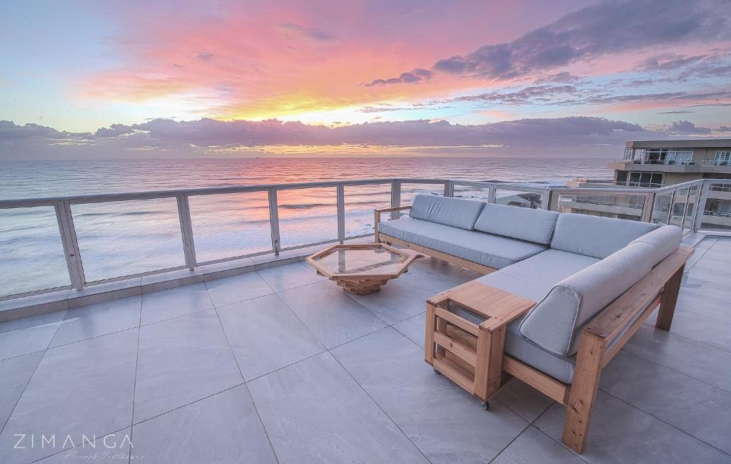 Beachfront Penthouse Ballito, Ballito