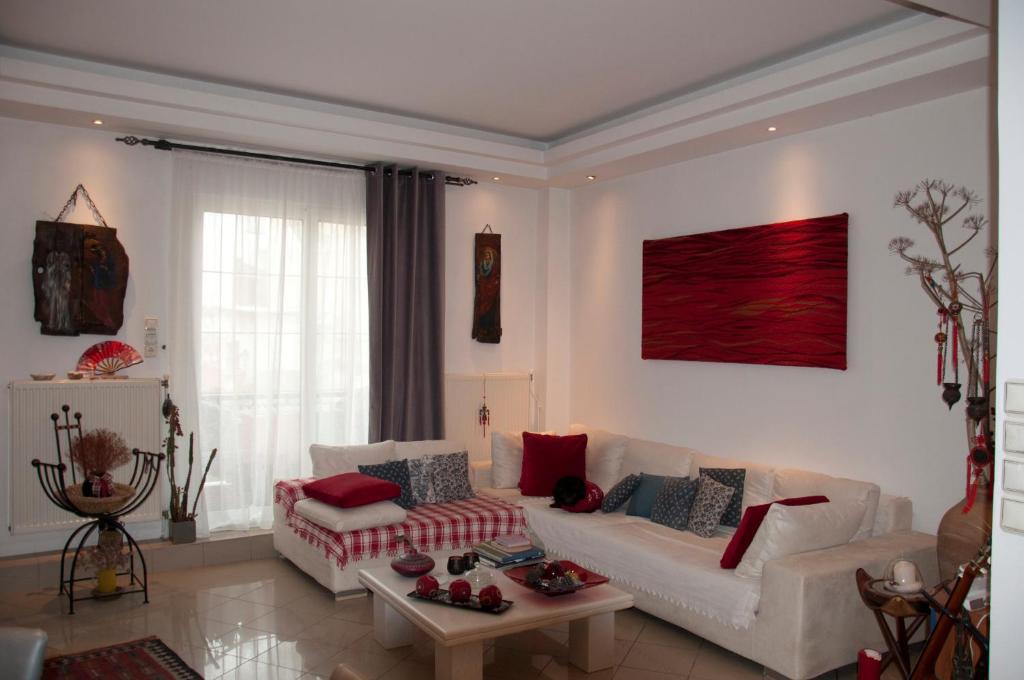 Posezení v ubytování the cosy modern and comfortable apartment in the heart of Heraklion city centre