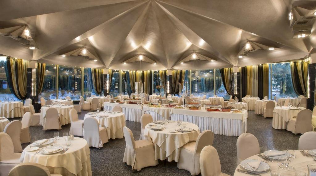 Restaurace v ubytování Hotel Ambasciatori