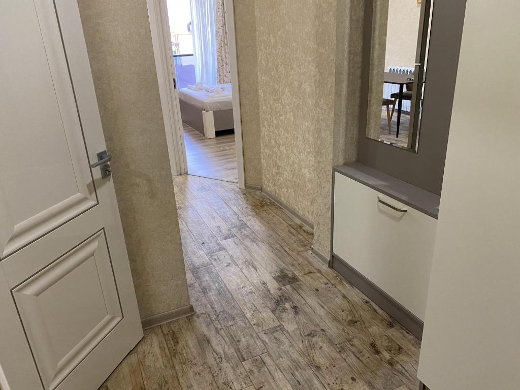 لابی و فضای عمومی Apartment GURU in New Bulvar - تصویر ۵