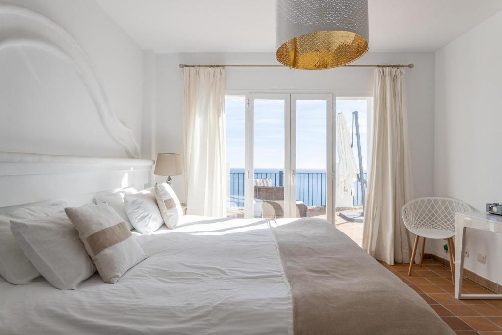 Posteľ alebo postele v izbe v ubytovaní Five Star Villa with Heavenly Views