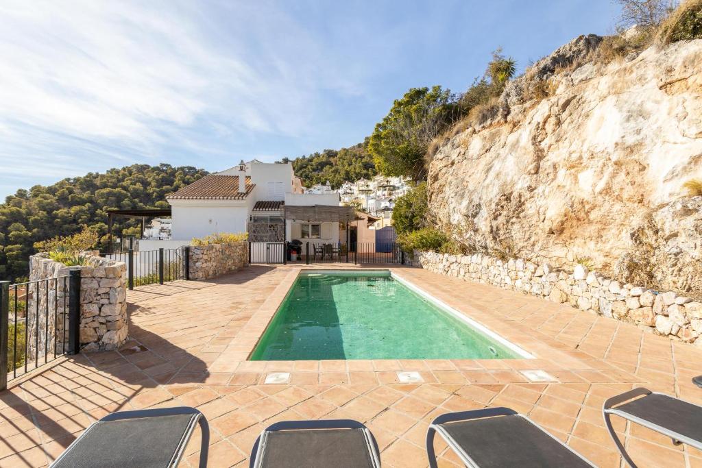 Bazén v ubytovaní Five Star Villa with Heavenly Views alebo v jeho blízkosti