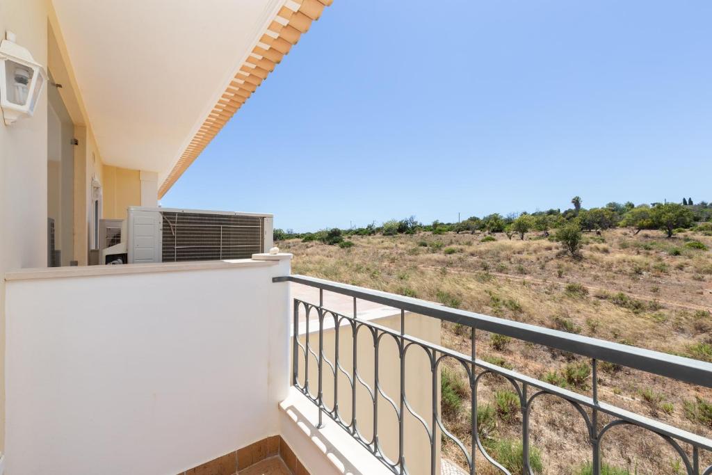 Balkón nebo terasa v ubytování Santa Maria Apartment at Porto de Mos beach