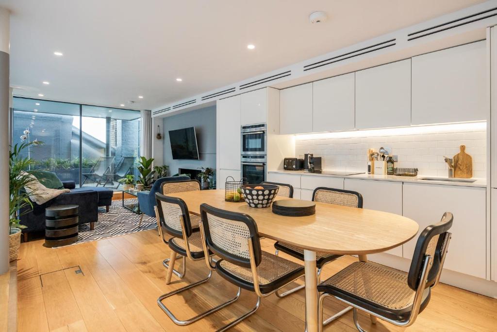 Kula London Holborn - Superior Three-Bedroom Apartment