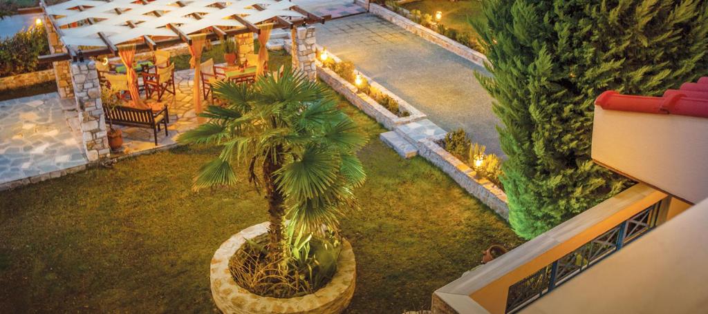 Bazén v ubytování Hotel Makrina nebo v jeho okolí
