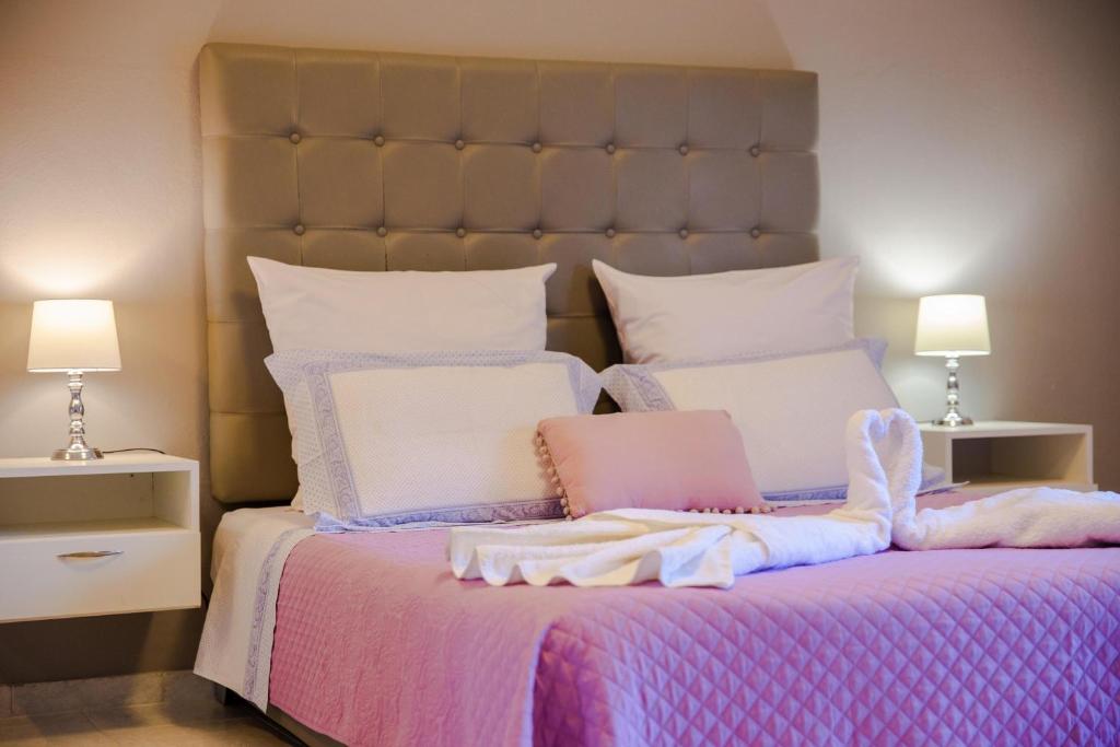 Sunset Apartments - 6