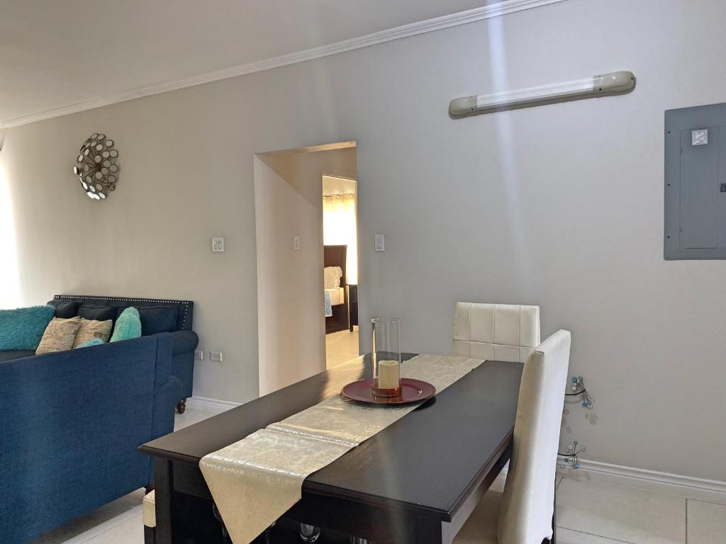 Jamnick Vacation Rentals - Richmond, St Ann, Jamaica - Twee-slaapkamer Appartement
