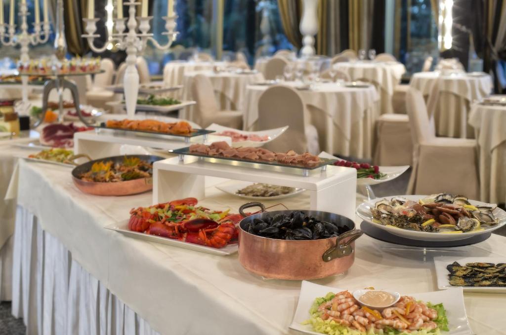 Hotel Ambasciatori - Resim 23