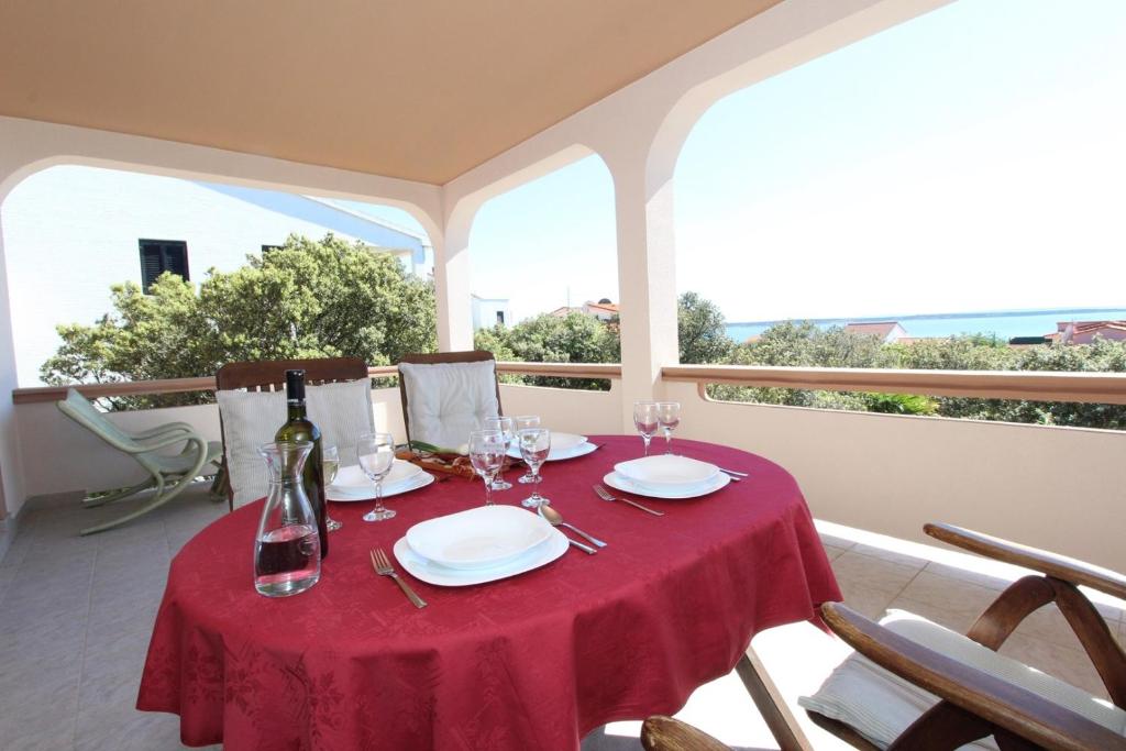 Balkon lub taras w obiekcie Apartments Karas on the island of Pag