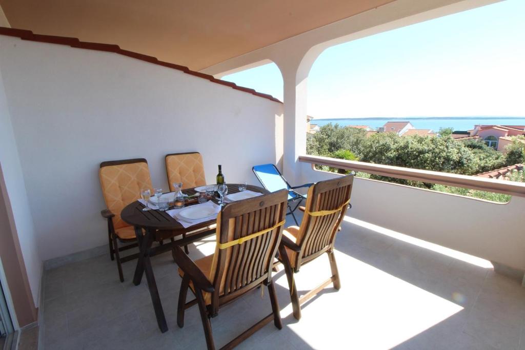 Balkon lub taras w obiekcie Apartments Karas on the island of Pag