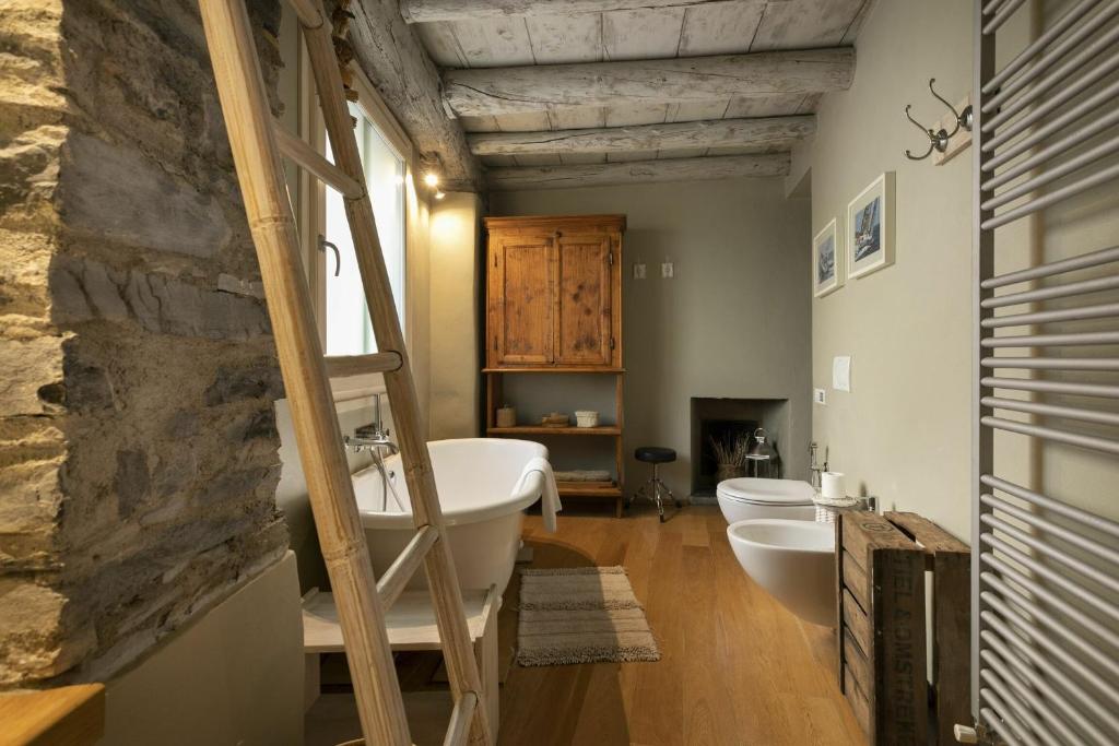 Fotografie z fotogalerie ubytování Ca Sbrisiga in Moltrasio by Halldis v destinaci Moltrasio