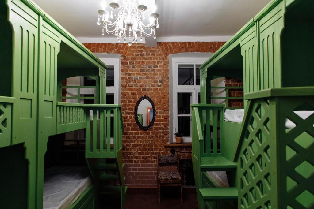 Арт хостел два гуся. Хостел 2 гуся. Хостел наш хостел. Два гуся хостел. Хостел два гуся коломна.