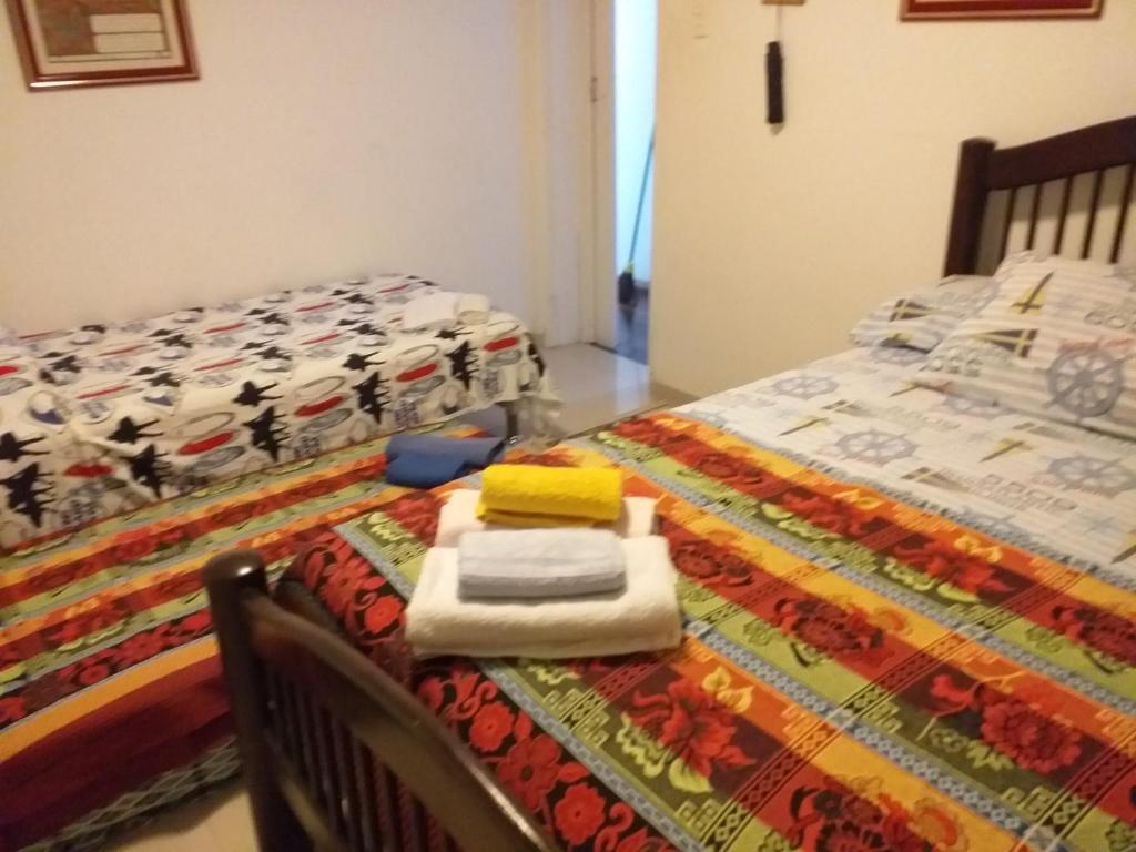 Quarto TRIPLO CONFORTO H em RECIFE - Housity