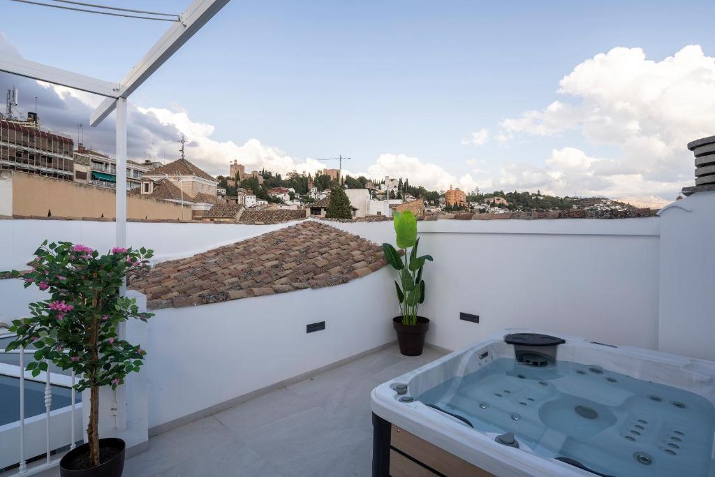 CALM SUITES Espectacular terraza y jacuzzi, Granada ...