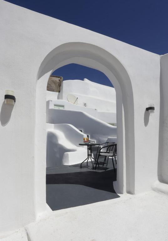 Obiekt Church and Cave - Santorini Private Residences zimą