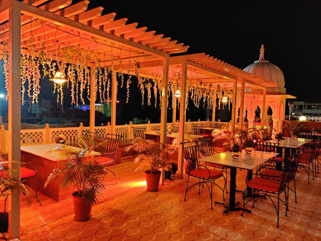 Restaurace v ubytování Laxmi Palace Heritage Boutique Hotel