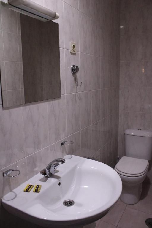 Uma casa de banho em Alojamento Local Tamega