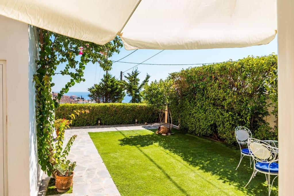 Vonkajšia záhrada v ubytovaní Villa Seaview - Sunny home