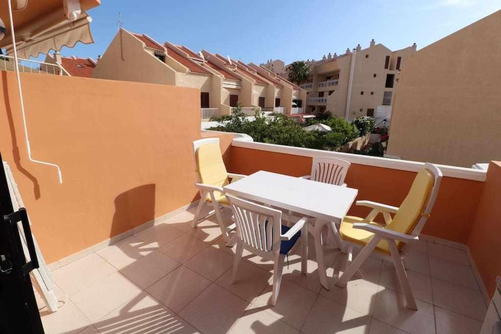 B123 Tenerife Royal Gardens Studio sleeps 4, Playa de las ...
