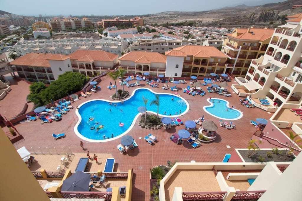 O vedere a piscinei de la sau din apropiere de Dinastia B401 by Tenerife Rental and Sales